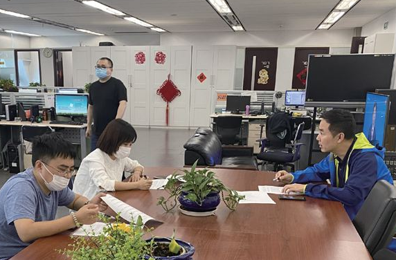 开学第一天，它被塞进粥里5分钟，跑了半个小时