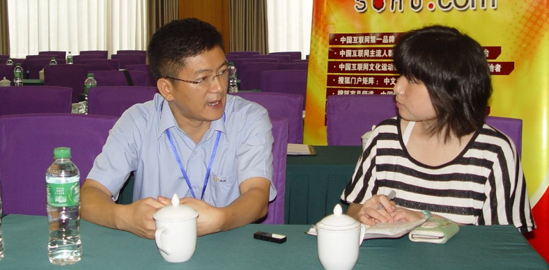 聚焦青岛港农民工:中学毕业后，四次刷新世界纪录