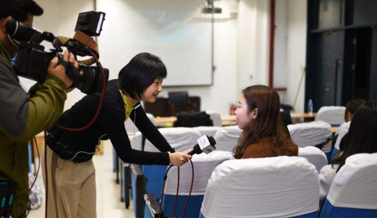 这批山东志愿者报告说，今天有398人在文理学院失踪