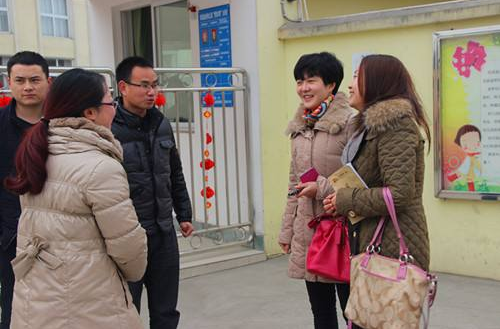 研究生入学考试是10000元，玩的概率最高。老师每年都会带保镖