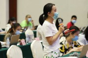 辽宁:青岛某高校陷胸罩门 各色胸罩挂满校园(组图)－青岛信息网