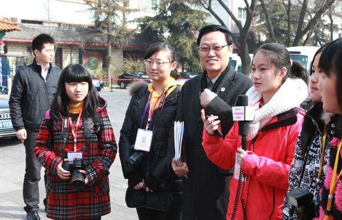 2014年青岛市外来务工人员子女入学条件及材料